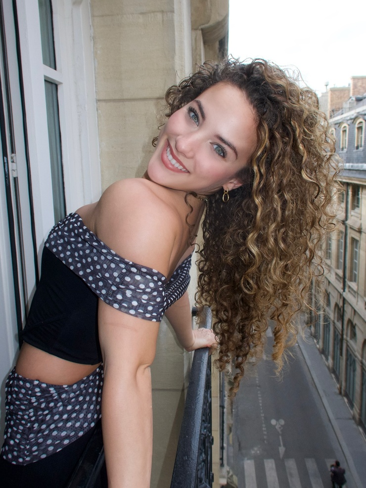 Sofie Dossi Sofie Dossi