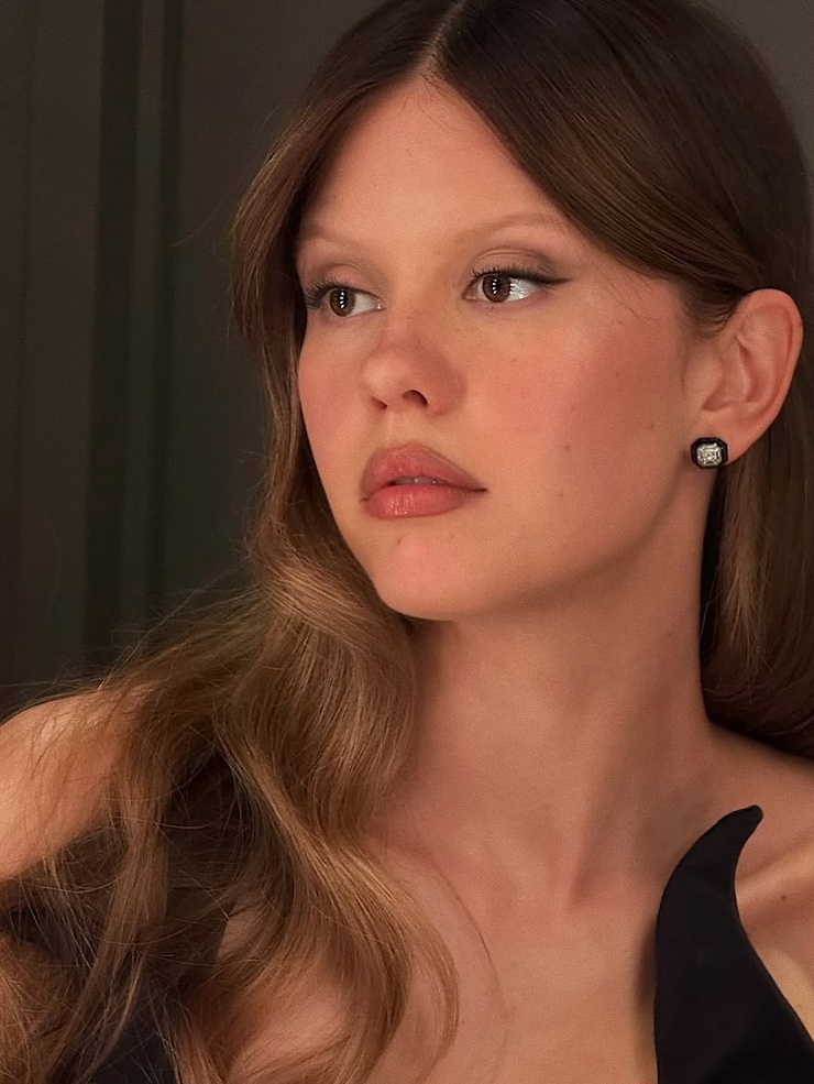 Mia Goth