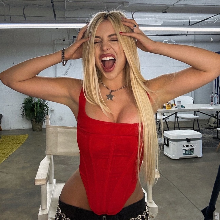 Ava Max