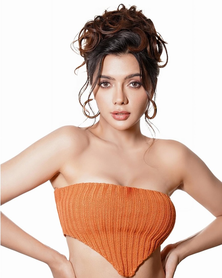 Ruhi Singh Ruhi Singh