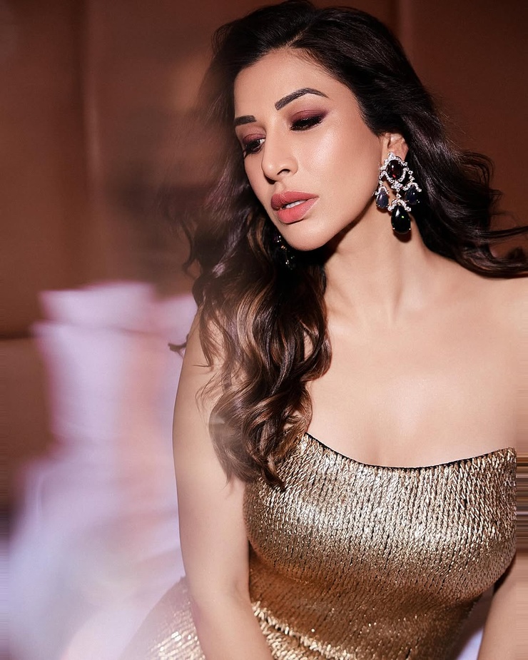 Sophie Choudry