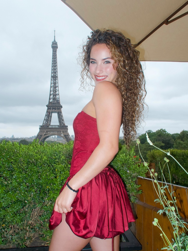 Sofie Dossi