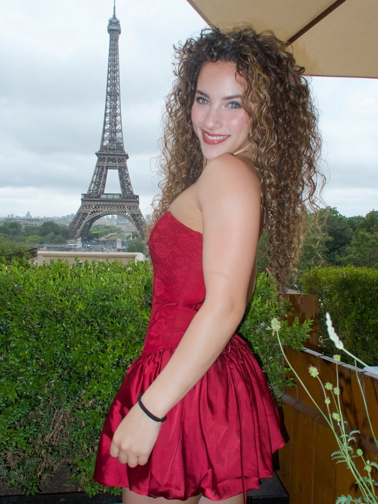 Sofie Dossi