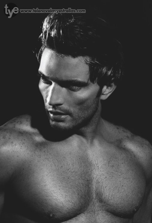 Julián Gil