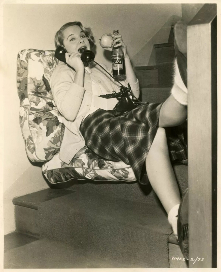 Mona Freeman