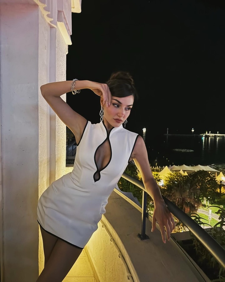 Hande Erçel Hande Erçel