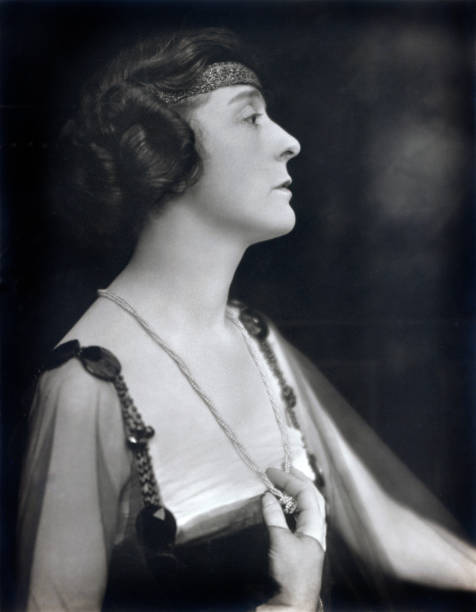 Clarissa Selwynne 476full Clarissa Selwynne 