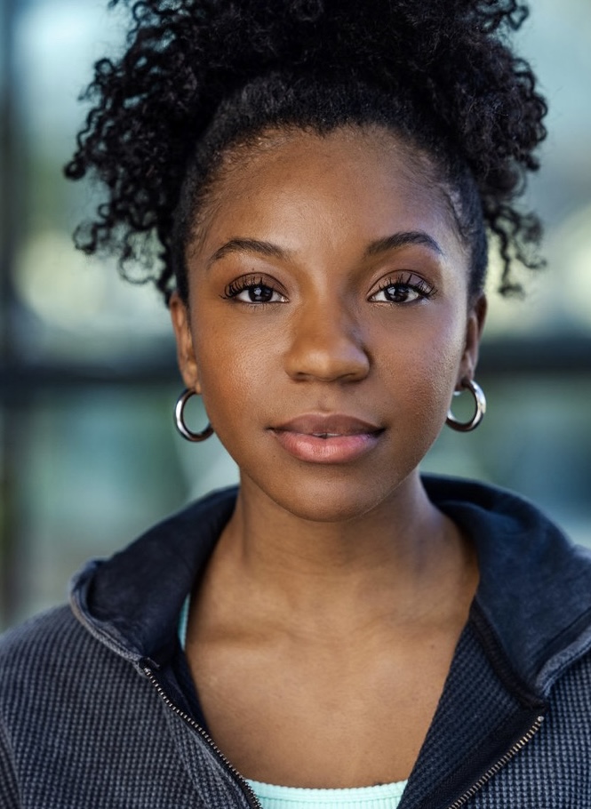 Liv Symone