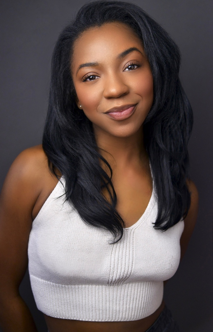 Liv Symone