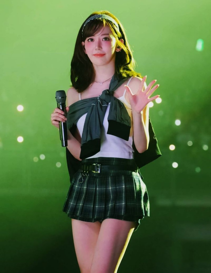 Sakura Miyawaki