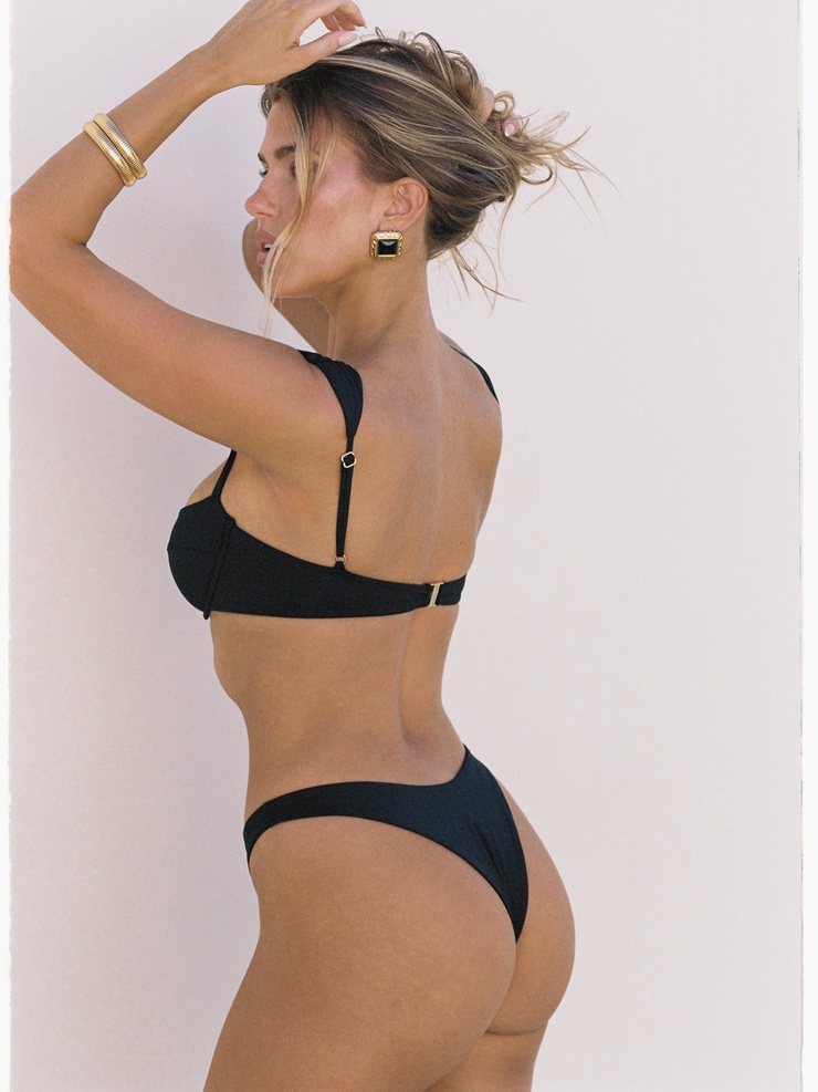 Kara Del Toro Kara Del Toro