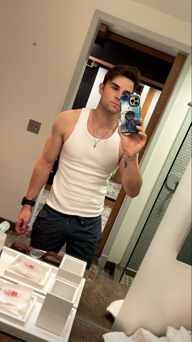 Nathaniel Buzolic