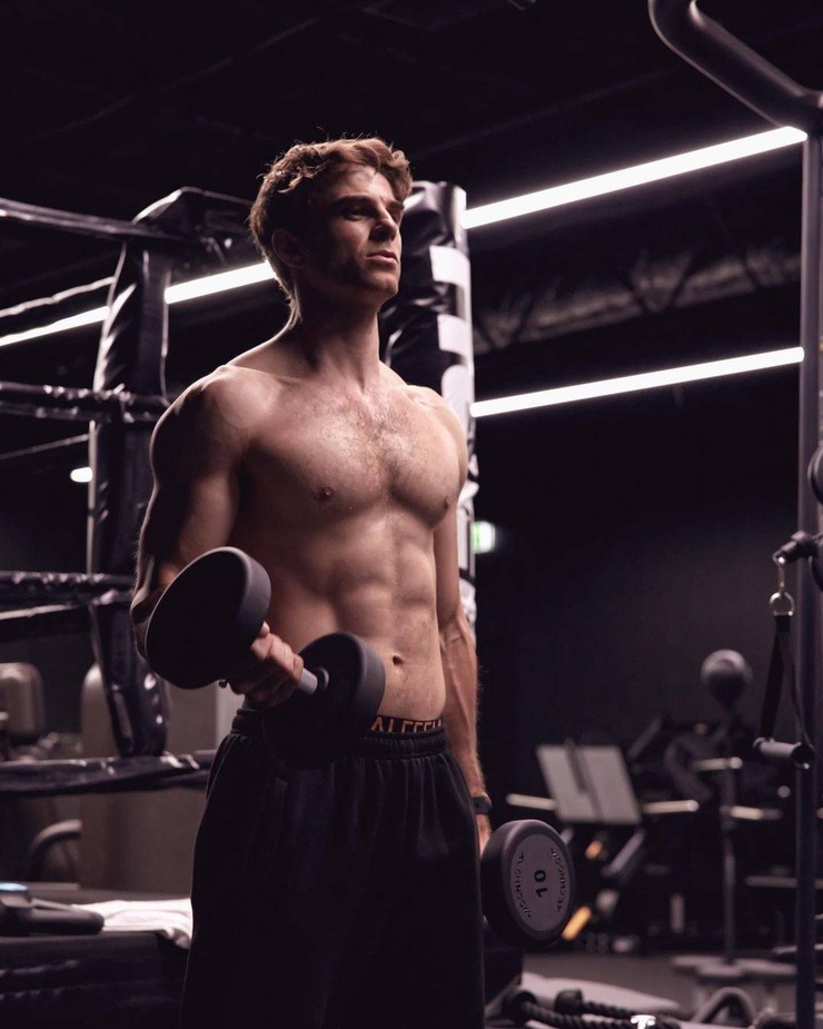 Nathaniel Buzolic