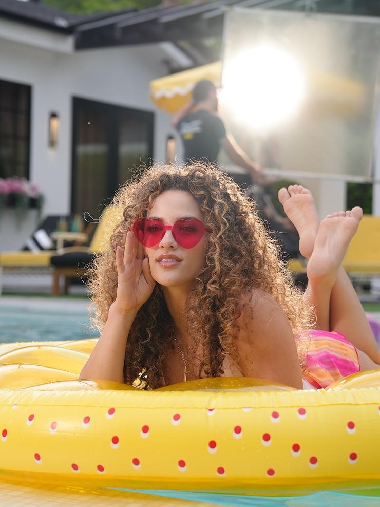 Sofie Dossi Sofie Dossi
