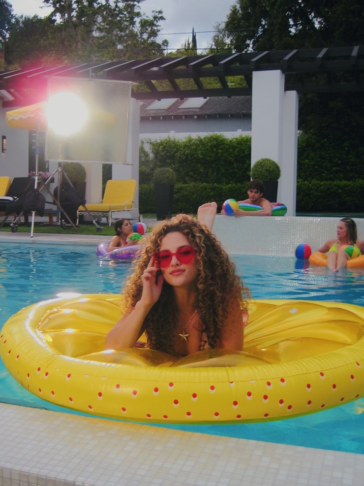 Sofie Dossi Sofie Dossi