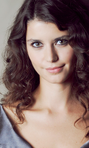 Beren Saat Beren Saat