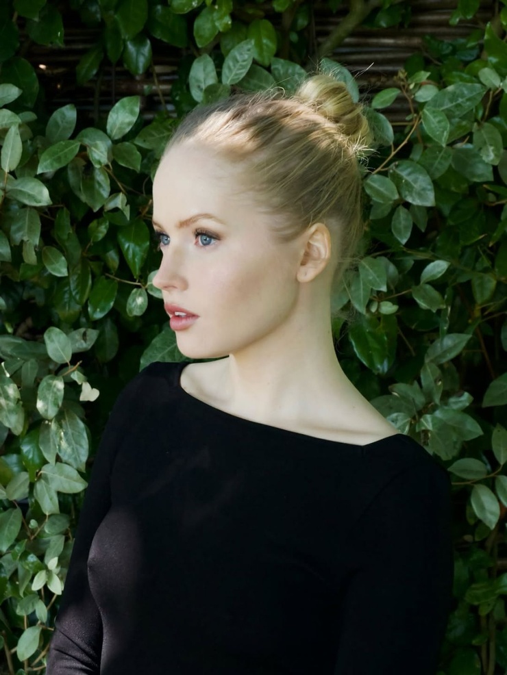 Ellie Bamber Ellie Bamber