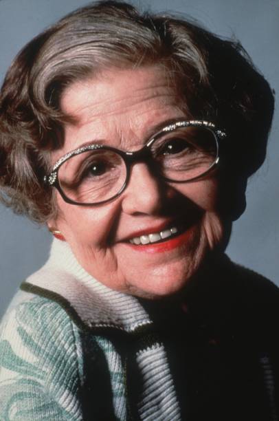 Mae Questel