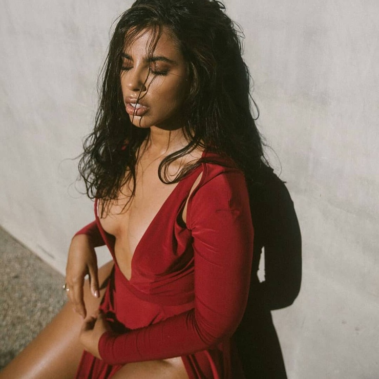 Marina Mendes