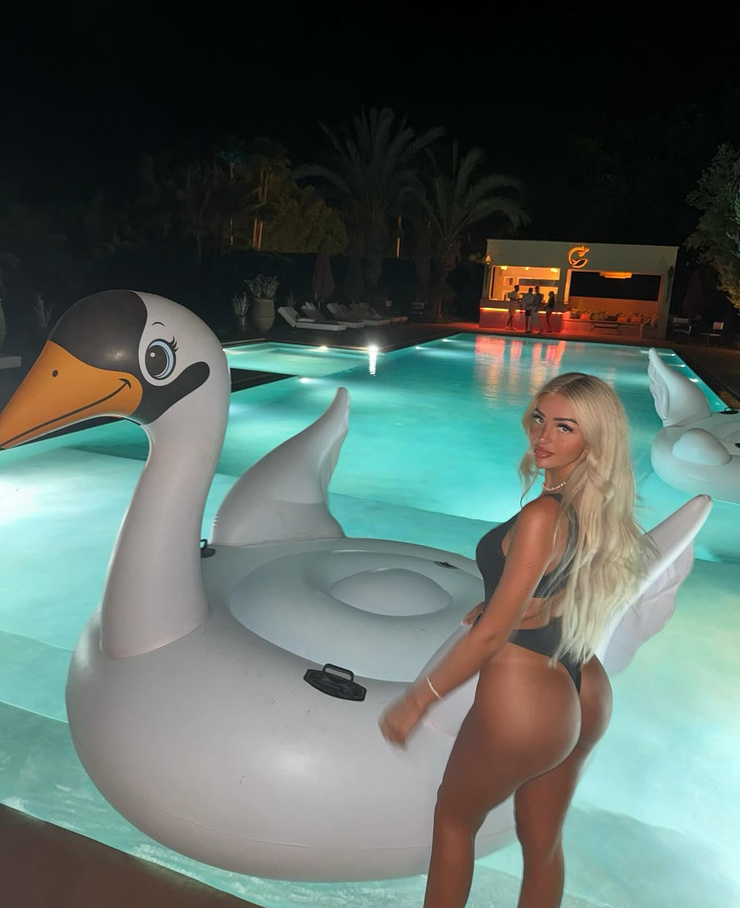 Ellie Coldwell