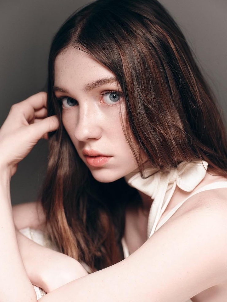 Alexa Swinton Alexa Swinton