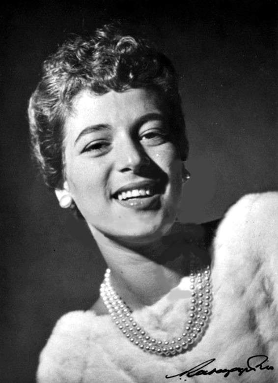 Anilza Leoni