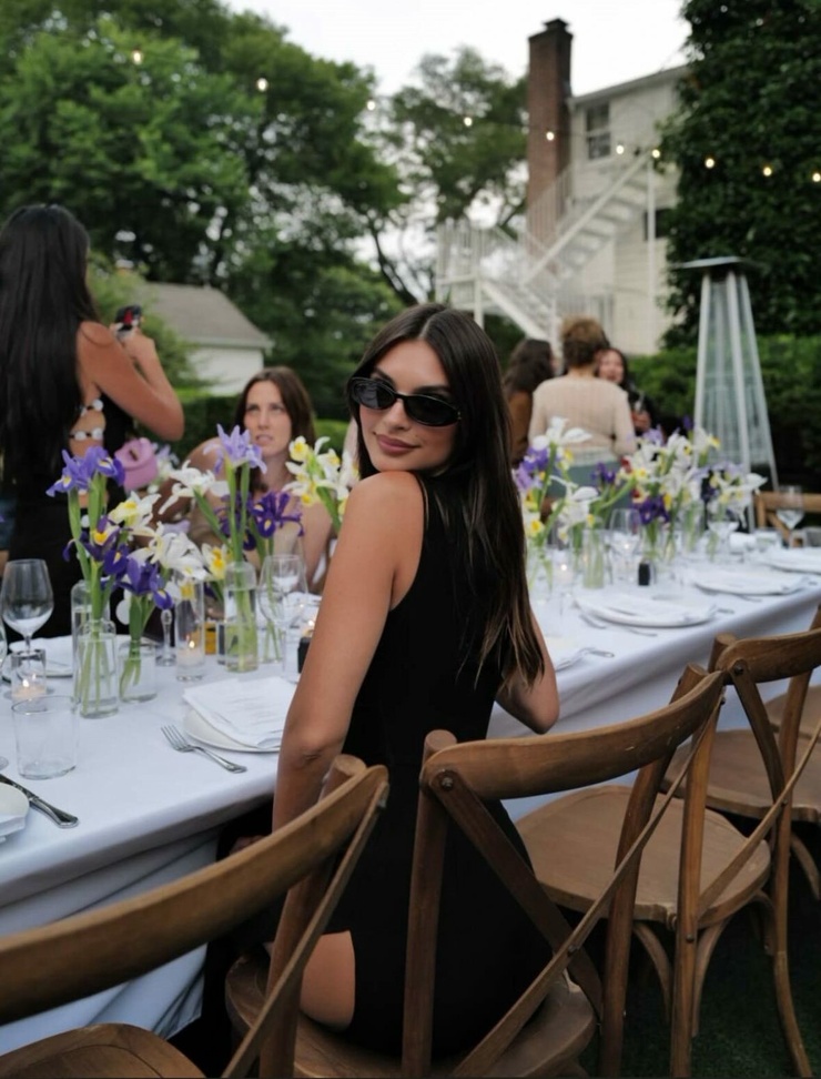 Emily Ratajkowski