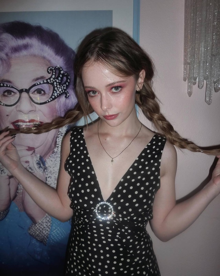 Suzanna Son