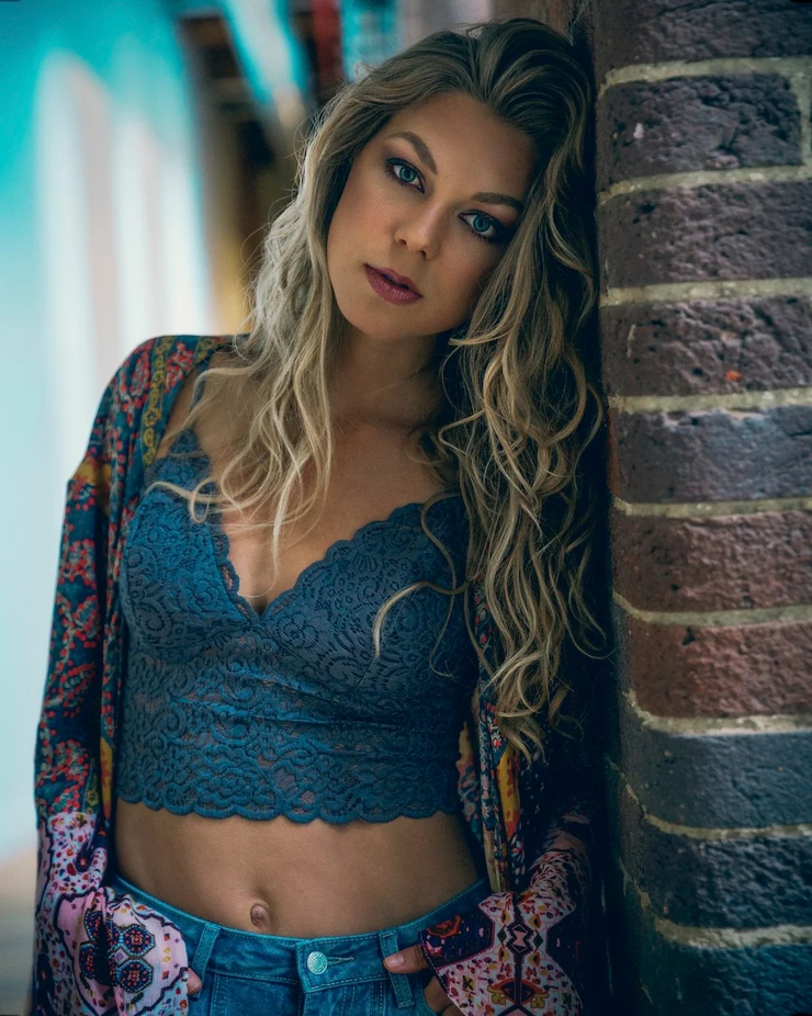 Brey Noelle