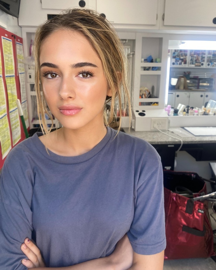 Picture of Julia Butters