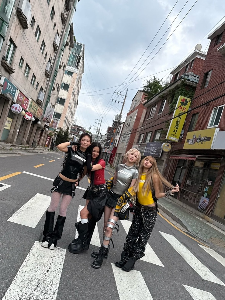 Black Pink