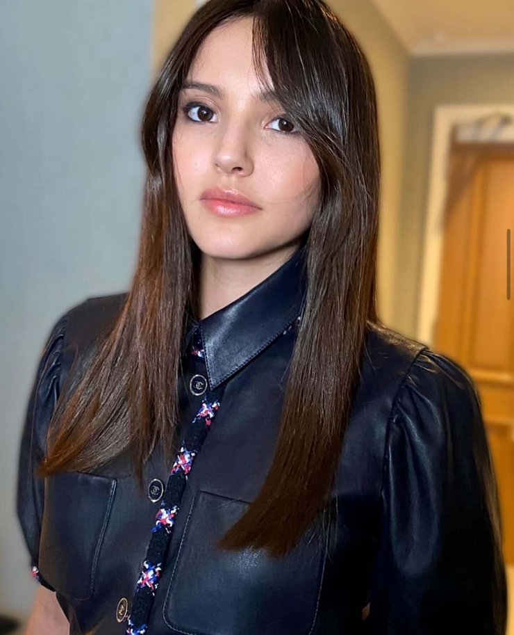 Isabel Deroy-Olson