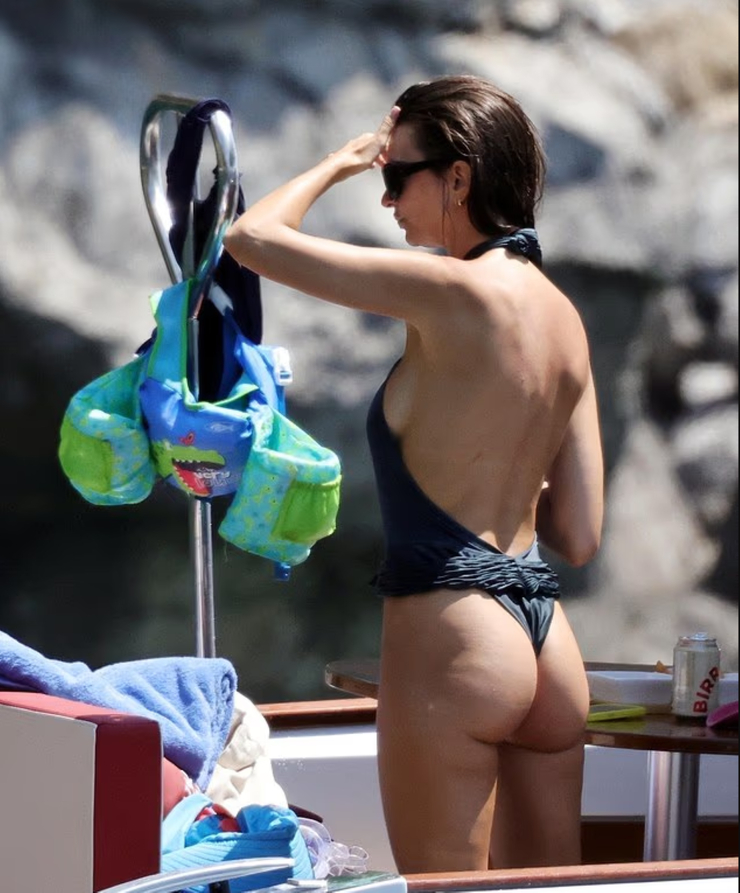 Emily Ratajkowski Emily Ratajkowski