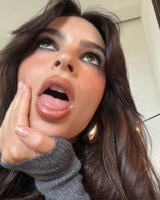 Emily Ratajkowski Emily Ratajkowski