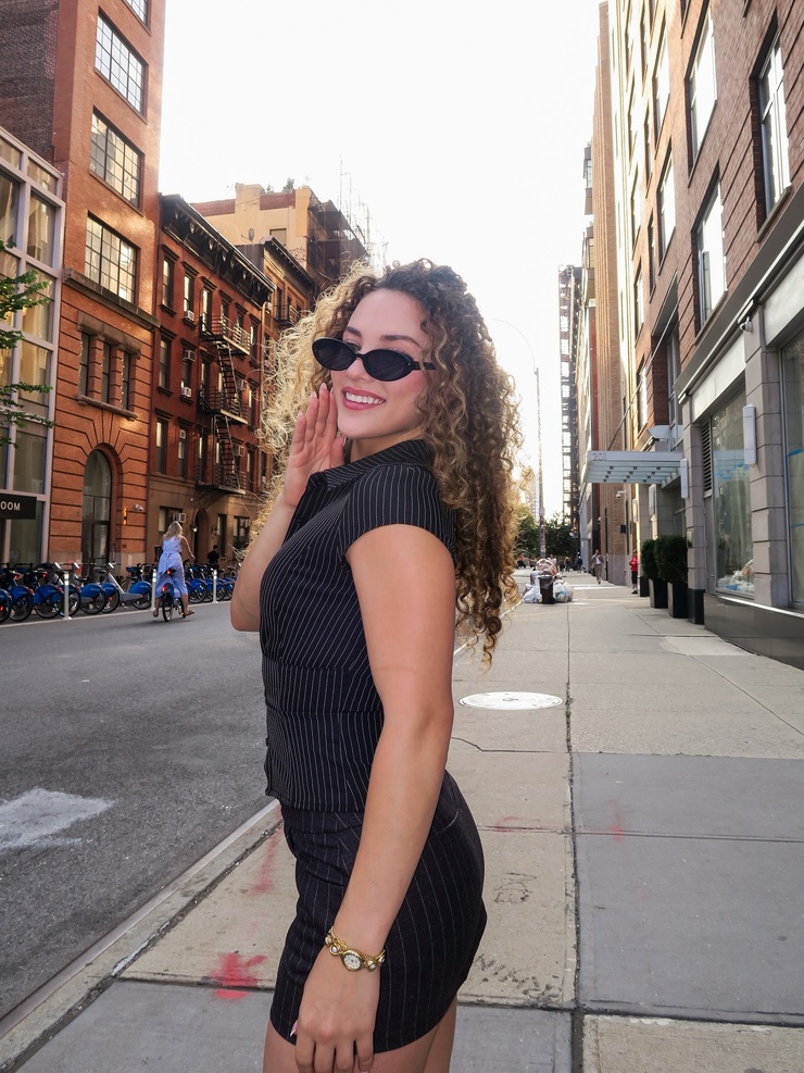 Sofie Dossi Sofie Dossi