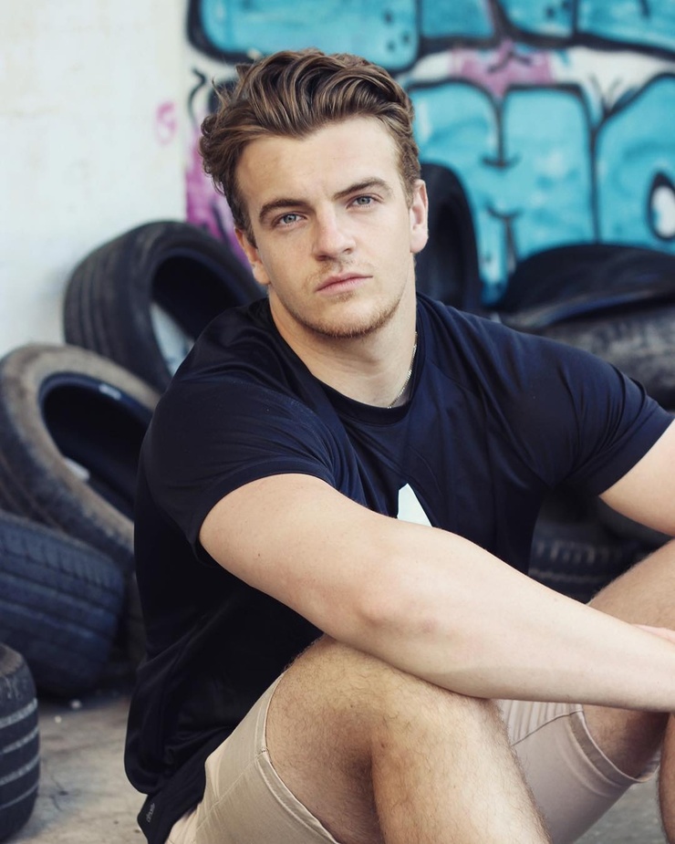 Jonno Davies