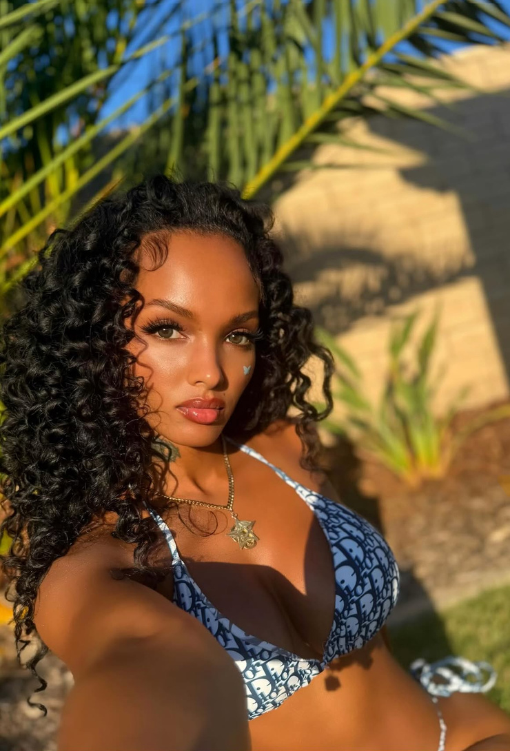 Lola Monroe