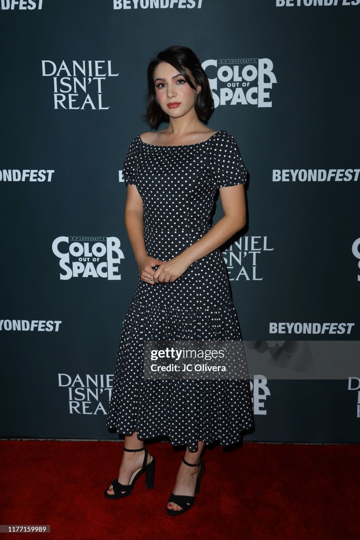 Hannah Marks Hannah Marks