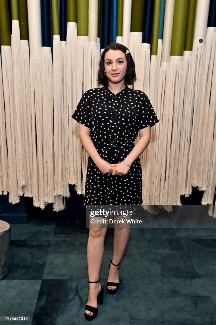 Hannah Marks Hannah Marks