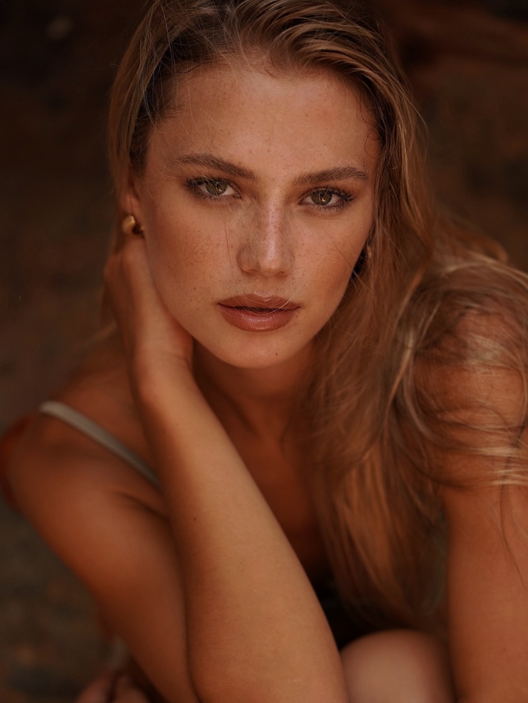 Julia Melnychuk