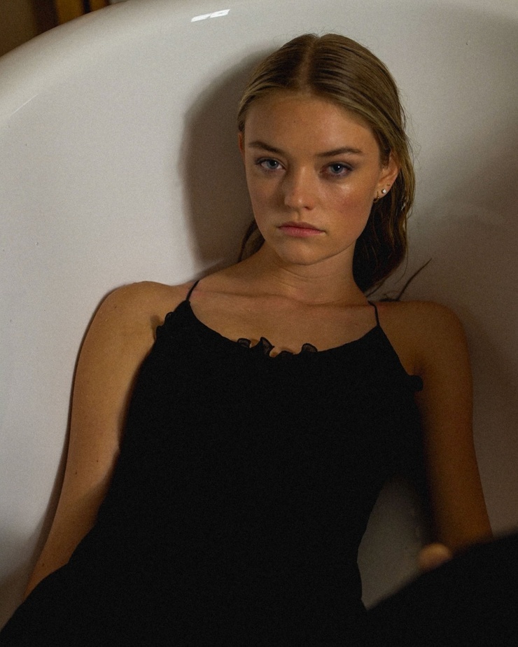 Willow Hand