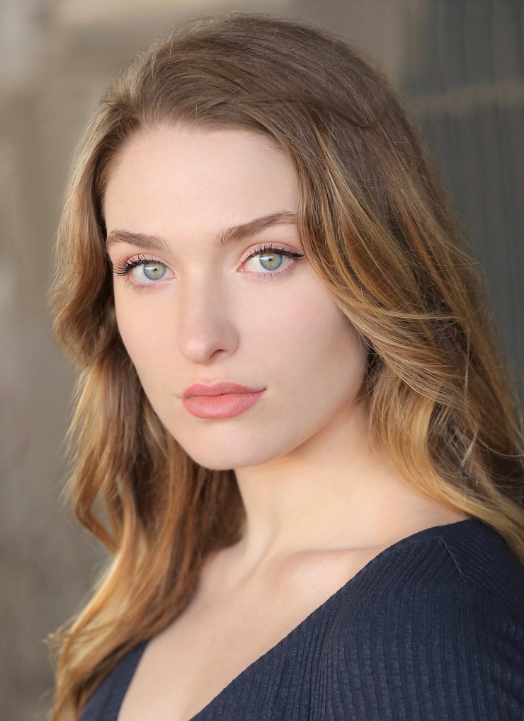 Anabella Raye