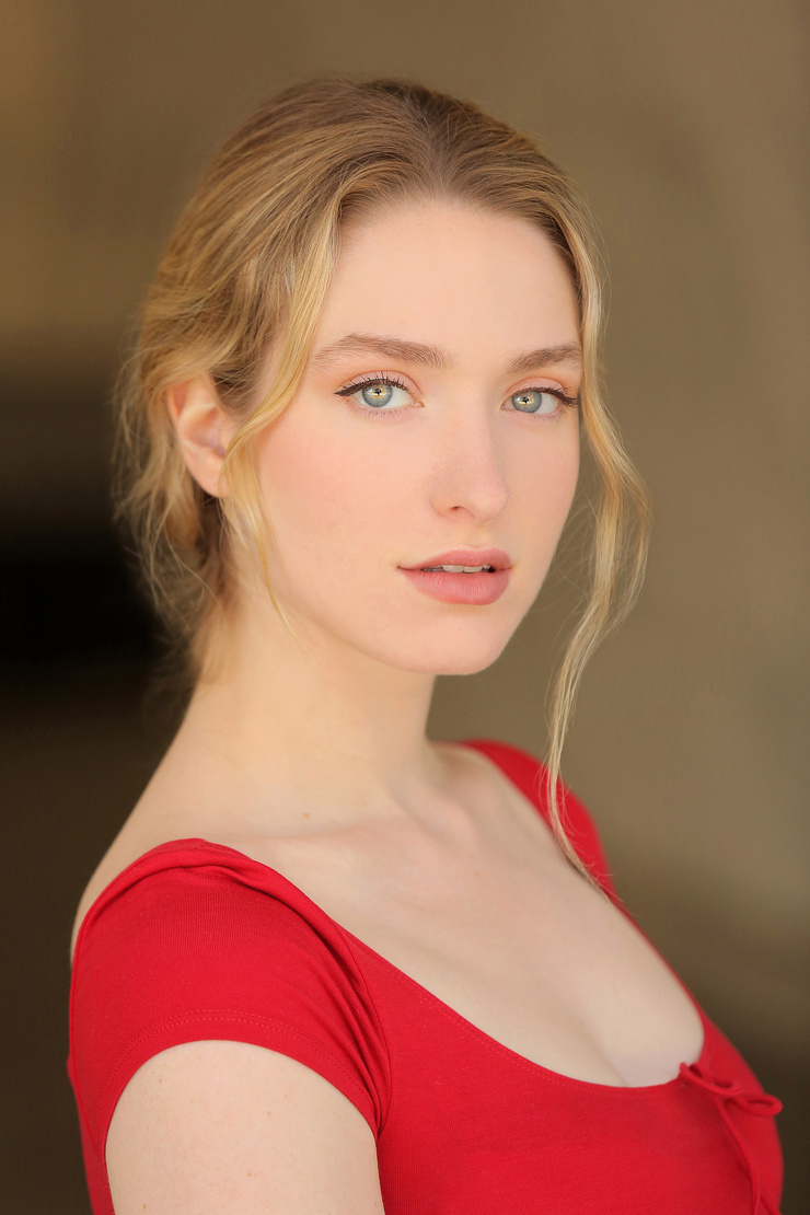 Anabella Raye