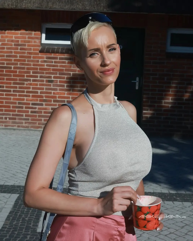 Anike Ekina