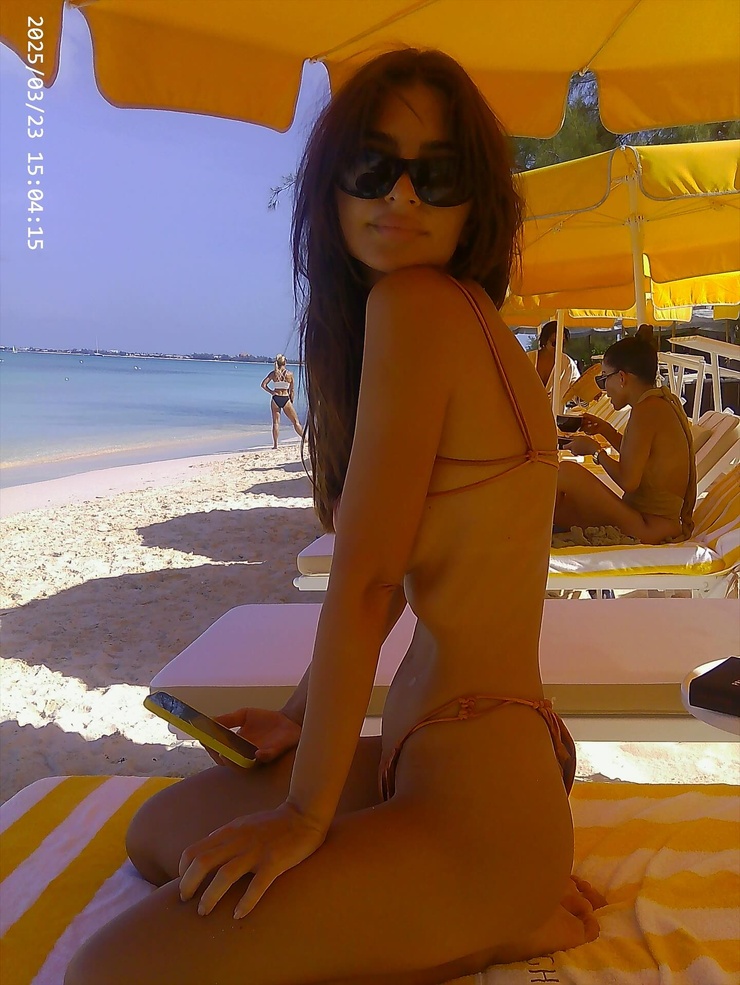 Emily Ratajkowski