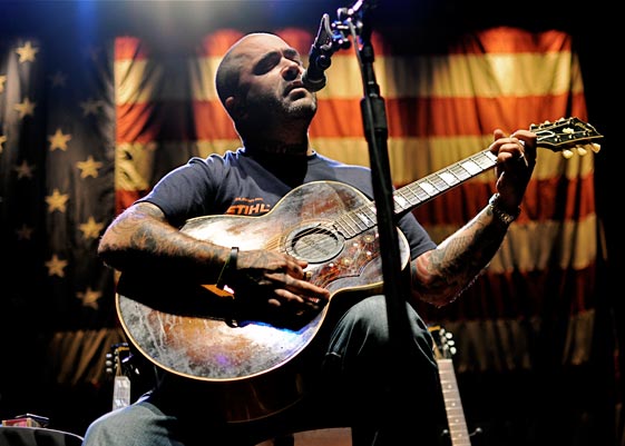 Aaron Lewis