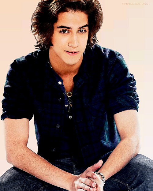 Avan Jogia picture