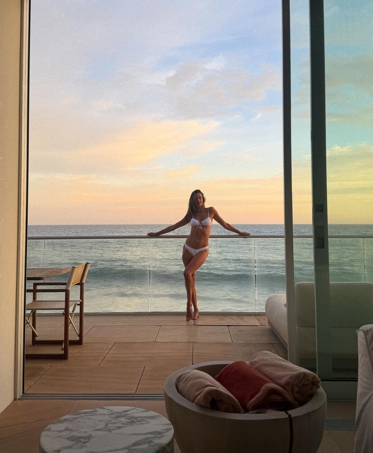 Alessandra Ambrosio Alessandra Ambrosio