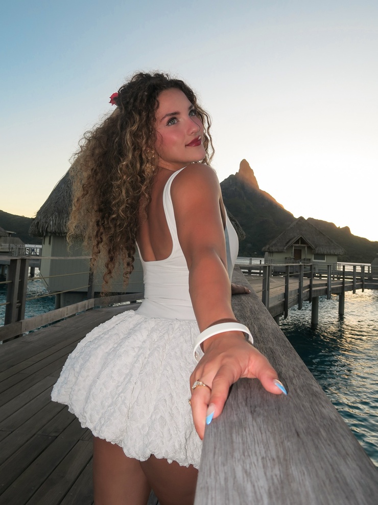 Sofie Dossi Sofie Dossi