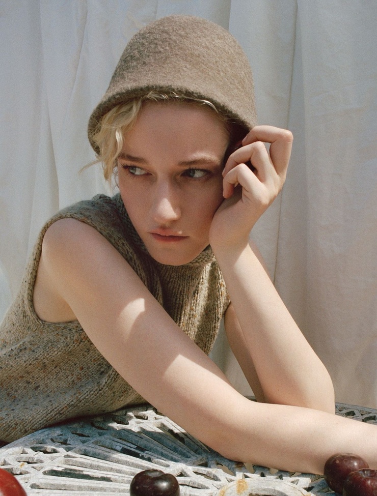 Julia Garner